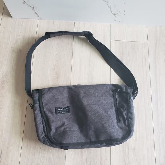 SwissGear Other - Swiss Gear Laptop Bag Messenger Mens 16 inch Gray Black Getaway Work Carry On
